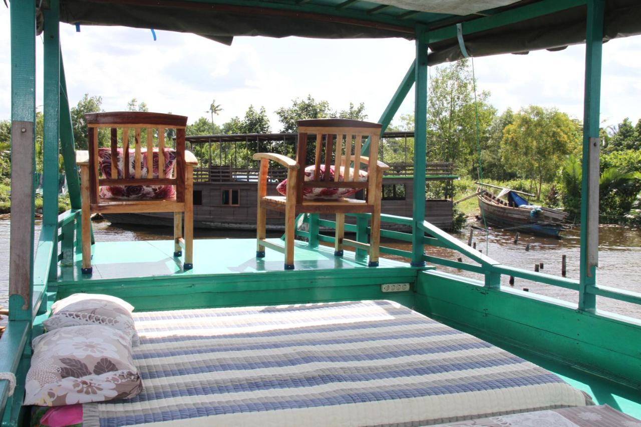 Orangutan Kelotok Houseboat For 6 Person Hotel Pangkalan Bun Exterior photo